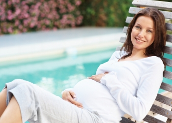 Ideal Positions to Sit in a Recliner While Pregnant